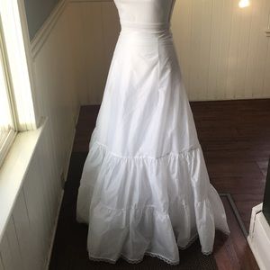 Four Tiered  Lace & Tulle White Petticoat Skirt